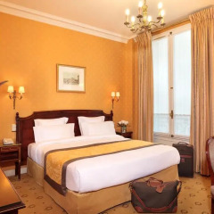 Hotel Mayfair 4* Улучшенный номер с двуспальной кроватью