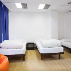 Holidaysbcn Hostel Стандартный семейный номер фото 6