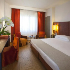 Отель Starhotels Michelangelo 4* Улучшенный номер с различными типами кроватей фото 19