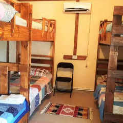 Отель Machanents Guest House 2* Кровать в общем номере с двухъярусными кроватями фото 6