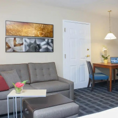 Отель TownePlace Suites by Marriott Indianapolis - Keystone Студия с различными типами кроватей