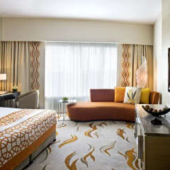Отель Hilton Capital Grand Abu Dhabi 5* Улучшенный люкс с различными типами кроватей
