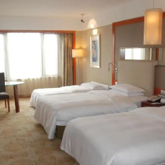 Prime Hotel Beijing Wangfujing 4* Стандартный семейный номер с двуспальной кроватью