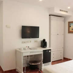 Hotel Malaga Picasso 3* Стандартный номер с различными типами кроватей фото 13