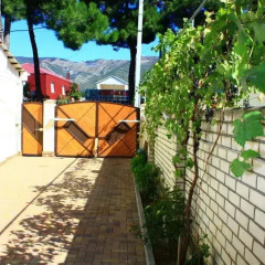 Гостиница Lovely Place Guesthouse парковка