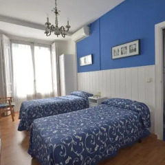 Отель Hostal Valencia Madrid Стандартный номер с различными типами кроватей фото 4