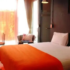 Silom Art Hostel Кровать в общем номере фото 4