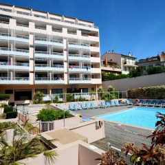 Отель Odalys - Appart'Hotel Les Félibriges Франция, Канны - отзывы, цены и фото номеров - забронировать отель Odalys - Appart'Hotel Les Félibriges онлайн бассейн