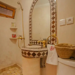 Отель Dar Ikalimo Marrakech 3* Улучшенный номер с различными типами кроватей фото 20