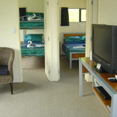 Отель Bowentown Beach Holiday Park 4* Бунгало с различными типами кроватей фото 5