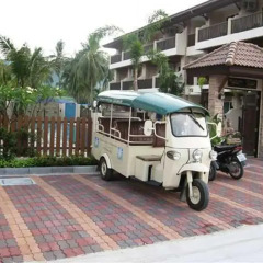 Отель Whispering Palms Suite городской автобус