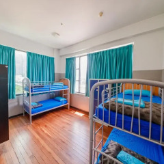 Отель Bunk Backpackers Кровать в общем номере с двухъярусной кроватью фото 6