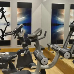 Port Side Resort Hotel фитнесс-зал