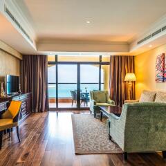 Отель Marjan Island Resort & Spa Managed by AccorHotels 5* Улучшенный люкс с различными типами кроватей фото 11