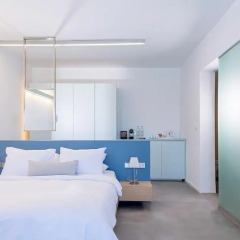 Отель Alti Santorini Suites Люкс с различными типами кроватей фото 5