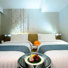 Отель Citrus Sukhumvit 13 by Compass Hospitality 3* Улучшенный номер с различными типами кроватей фото 10