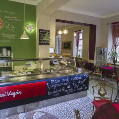 Santico Art Hostel And Guesthouse Будапешт гостиничный бар