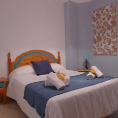 Hostel Conil Стандартный семейный номер с различными типами кроватей