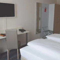 Hotel Astra 3* Номер Бизнес с двуспальной кроватью
