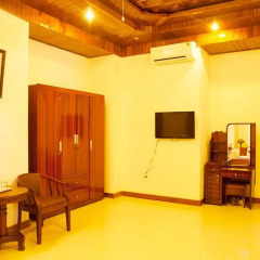 Отель Hoa Mau Don Homestay Улучшенный номер с различными типами кроватей фото 4