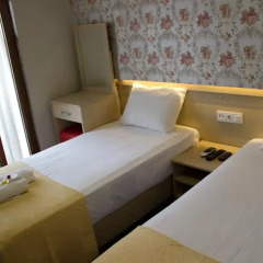 Hotel Melita сейф в номере