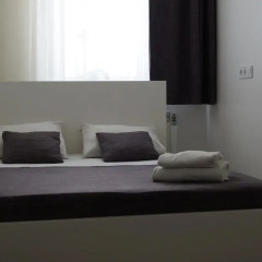Mini-hotel SkyHome 3* Номер категории Эконом с двуспальной кроватью