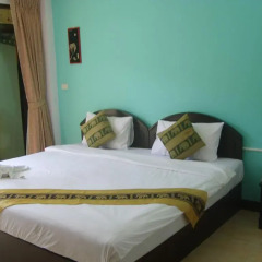 Отель Patong Bay Guesthouse 2* Улучшенный номер с различными типами кроватей