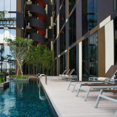 Отель Crowne Plaza Changi Airport Сингапур бассейн