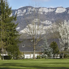 Отель Campanile Aix-Les-Bains спортивное сооружение