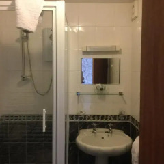 Отель Plas Llwyd Guest House 4* Стандартный номер с различными типами кроватей фото 18