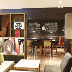 Отель Holiday Inn LIVERPOOL CITY CENTRE Великобритания, Ливерпуль - отзывы, цены и фото номеров - забронировать отель Holiday Inn LIVERPOOL CITY CENTRE онлайн гостиничный бар