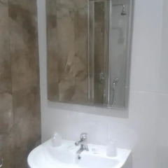 Отель 115 The Strand Hotel and Suites Мальта, Гзира - 2 отзыва об отеле, цены и фото номеров - забронировать отель 115 The Strand Hotel and Suites онлайн ванная фото 2