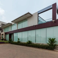 Отель Eagles Lodge Такоради парковка