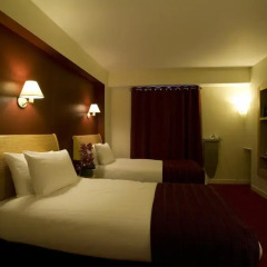 Отель Holiday Inn London - Kensington 4* Стандартный номер с различными типами кроватей фото 14