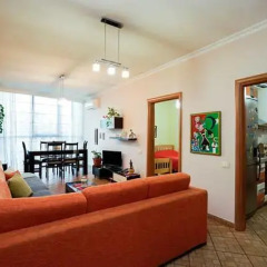 Отель Central Comfy Apartment Албания, Тирана - отзывы, цены и фото номеров - забронировать отель Central Comfy Apartment онлайн комната для гостей фото 4