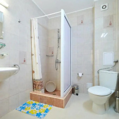 Отель Guest House Nadin Болгария, Поморие - отзывы, цены и фото номеров - забронировать отель Guest House Nadin онлайн ванная
