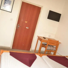 Pink Hostel Стандартный номер с двуспальной кроватью фото 4