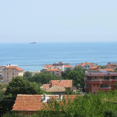 Отель Family Hotel SunShine Болгария, Аврен - отзывы, цены и фото номеров - забронировать отель Family Hotel SunShine онлайн пляж