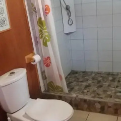 Отель Guest Beach Bungalow Tahiti ванная