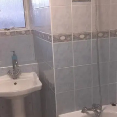 Отель Commercial Rd Homestay Номер с общей ванной комнатой с различными типами кроватей (общая ванная комната) фото 20