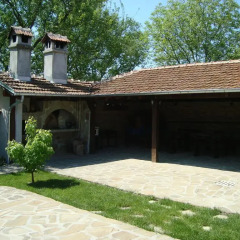Отель Moskito Guest House Велико Тырново парковка