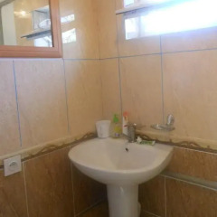Отель B&B at Bailanysh Кыргызстан, Каракол - отзывы, цены и фото номеров - забронировать отель B&B at Bailanysh онлайн ванная
