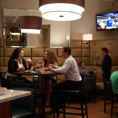 Отель Residence Inn by Marriott Montreal Airport Канада, Монреаль - отзывы, цены и фото номеров - забронировать отель Residence Inn by Marriott Montreal Airport онлайн гостиничный бар