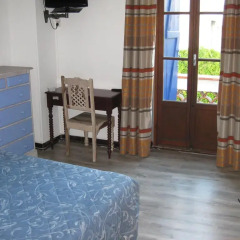 Отель Hôtel Villa la Malouine 2* Улучшенный номер с различными типами кроватей фото 4