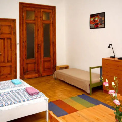 Pal's Hostel & Apartments Студия с различными типами кроватей