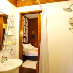 Отель Golden Pool Villas Ланта ванная