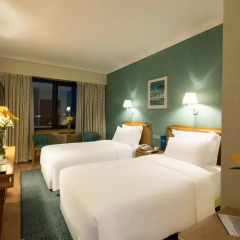 SANA Metropolitan Hotel 4* Стандартный семейный номер с двуспальной кроватью фото 3