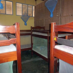 Отель Pariango Beach Motel 2* Кровать в мужском общем номере с двухъярусной кроватью