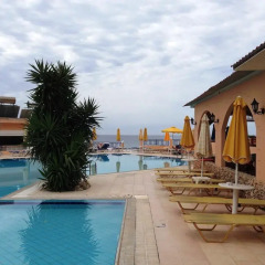 Palm Bay Hotel Studios бассейн фото 2