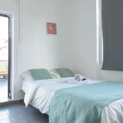 Апартаменты Hacarmel Apartment Тель-Авив комната для гостей фото 2